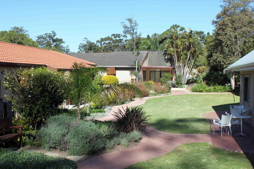 Ibhayi Guest Lodge - Lion Roars Hotels & Lodges. 포트엘리자베스 외부 사진